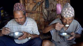 jungle man's friend came to his shed to have food || family in the jungle @junglefamilycooking