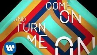 David Guetta - Turn Me On ft. Nicki Minaj (Lyric Video)