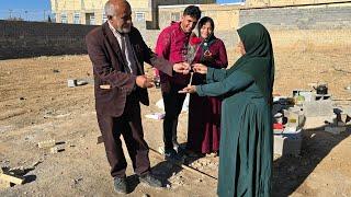 Mr. Shopkeeper's romantic move by buying a gold ring for Mrs. Sugli