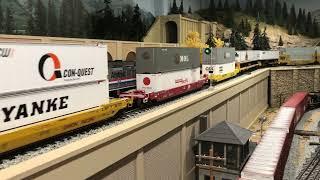 DK's O Gauge Trains - Union Pacific hauling Intermodal Freight