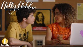 Holly Hobbie | Season 3 Episode 7 - Piper and Tyler Kiss | Clip