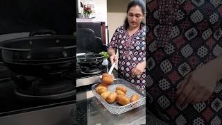 बहोत टेस्टी थे पर एक बार में ४-४ कौन खाता हैं Easy Bread potato roll #shortsvideo