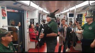 Adunata di Milano, gli alpini padovani cantano anche in metro