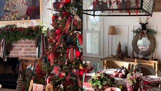 Tour this Stunning Country Cottage for Christmas!