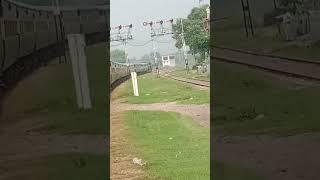 Train Arrival At Wazirabad Junction Railway Station 13Up Awam Experss #travel #pakistan