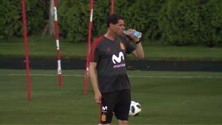 Football/WC: Fernando Hierro holds first training as Spain coach