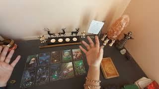 Aklımdaki Kişi Neler Yapıyor/ ne yaşıyor / Tarot Açılımı