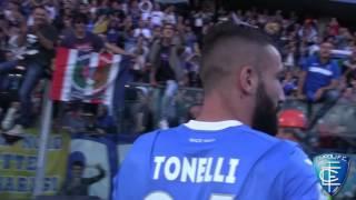 Lorenzo Tonelli saluta i tifosi azzurri