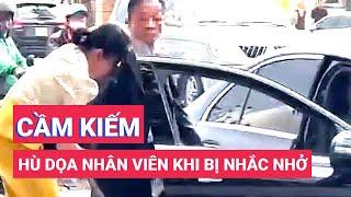 Bị nhắc nhở vì hái hoa ở công viên, người đàn ông lấy kiếm ra hù dọa