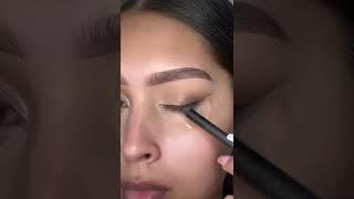 Neutral Eyeshadow Look #makeupforbeginners #neutraleyemakeuplook #tutorials