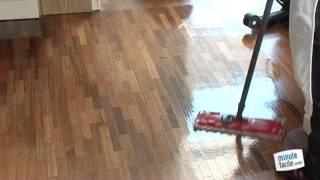 M6 La Minute Facile - Nettoyer un sol en parquet