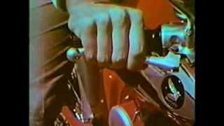 Grappige Honda viertakt instructiefilm  / Funny Honda four stroke safety instruction film