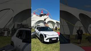 Kan Magnus springe over Hannah på en bil? #flyingsuperkids #foryou #viralvideo #reklame