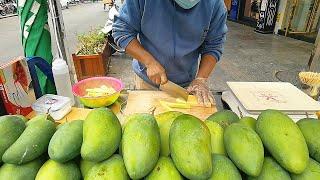 Street Food-Try Thai-style mango on the streets of Asia