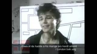 A-HA's MORTEN HARKET IN COVENT GARDEN LONDON SEPTEMBER 19TH 2003