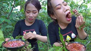 Primitive TV, Eat fresh wild fruit with chili salt