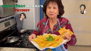  What's that Mamma's Frying? Watch till the end! #fried #youtube  #cooking #streetfood