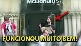 TROCANDO ABRAÇOS POR HAMBURGERS