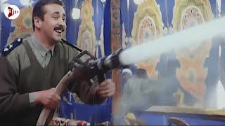 المشهد اللي كريم عبد العزيز مقدرش يمسك فيه نفسه من الضحك وهو بيرش مياه علي حسن حسنيالمخرج سابه كده