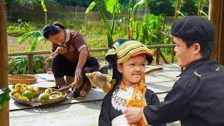 Dwarf family makes syrup from fruit | Horrified to discover giant python on kitchen roof