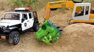 Mobil polisi dan excavator menyelamatkan truk dan mainan dinosaurus yang menyenangkan