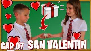 Arantxa recibe un regalo sorpresa por San Valentin | Historias de mi cole (CAP 07)