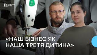 Переселенці з Лисичанська шиють у Дніпрі дитячій та військовий одяг