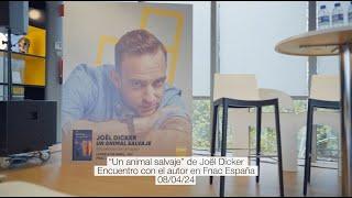 Joël Dicker visita la sede de Fnac España