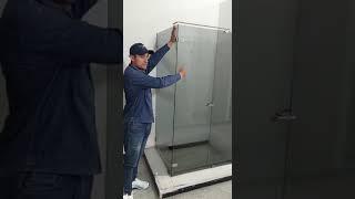 DIVISIONES DE BAÑO EN VIDRIO TEMPLADO EN BOGOTA SISTEMA BATIENTE CHAFLAN EN L-INGEVIDRIOS