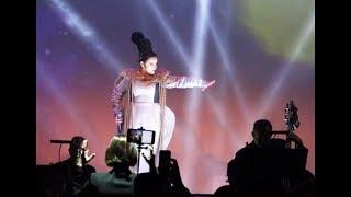 The Fifth Element song from Diva Laguna in New York Fashion Week (fan video)