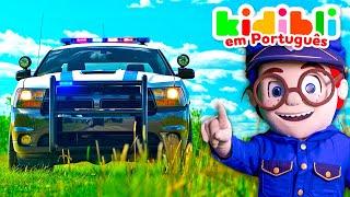 As crianças brincam com carros de polícia de verdade | As crianças fingem brincar!  Kidibli