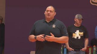 Olympic Wrestling Champion Rulon Gardner appears in Pectonica