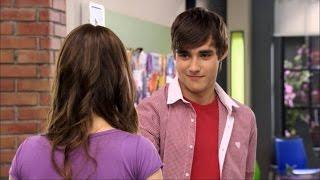 Violetta 1 - León recoge el diario de Violetta (01x10)