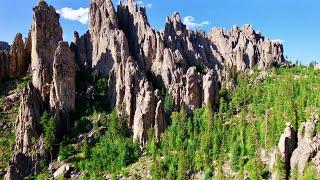 Tour South Dakota / The Black Hills and Badlands / 4K Aerial Drone Footage