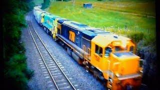 2 x EMD GT22MC with 41 wagons, on the Whangarata Bank