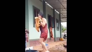 Cewek mandi#short