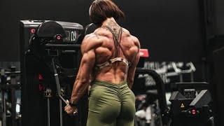 Manon Dutilly Lefebvre The Canadian IFBB Pro bodybuilder, is setting the internet on fire