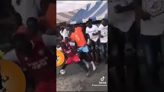 Dribbles humiliation sur le terrain  Maracana  football street Afrique