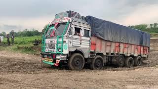 Tata 3718 lpt 14 wheeler heavy duty truck | Rescued by JCB excavator | Indian truckers