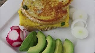 Delicious Breakfast Sandwich/ ساندویچ صبحانه خوشمزه