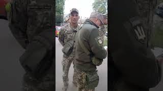 як відмовитись від повістки  на вулиці.