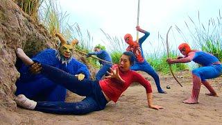 3 Brave Spider-Man Superheros Rescue The Girl From Ferocious Carnivorous Monster In Cave