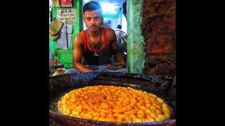 The Biggest Jaleba Aka Jalebi In Varanasi India // Indian Street Food // A Record Breaking Jaleba