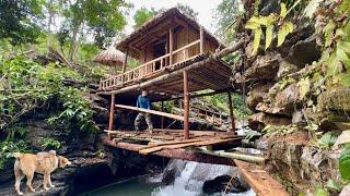 How the girl built a sturdy two-story wooden house on the edge of a cliff.