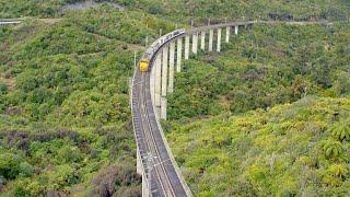 This New Zealand Train Line is a Panoramic Marvel