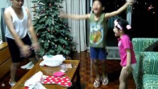 Christmas Tree Decorating.AVI