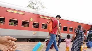 Jammu Tawi - Kolkata express arrives and departs Dakshineswar, West Bengal.