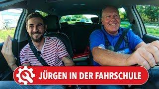 Jürgen in der FAHRSCHULE | Fährt er besser als Holger? Würde er nach 44 Jahren die Prüfung bestehen?