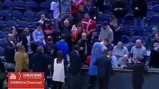 Jokic proslavlja 41 pts sa srpskim navijacima.