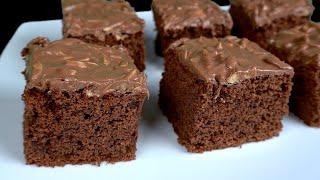 Super moist chocolate cake in just a few minutes! Quick recipe